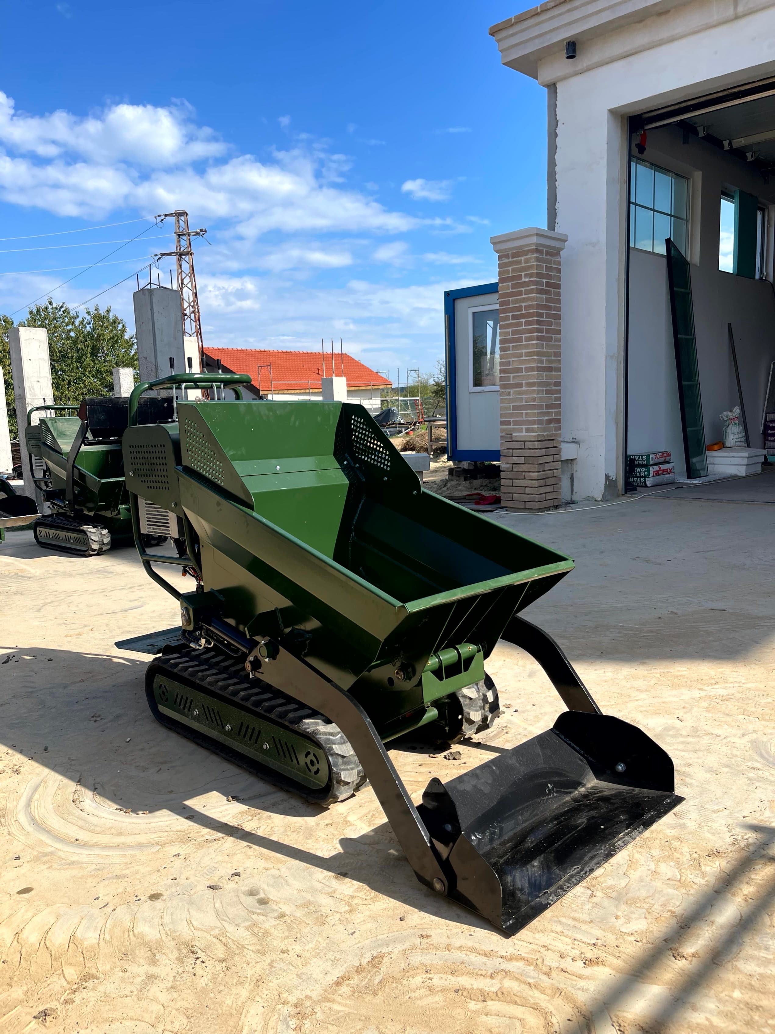 Dumper cu incarcare