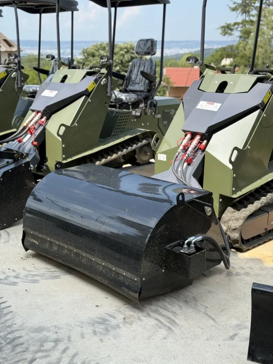 Accesorii Pentru Mini Incarcator Frontal Müller S0.7, S1.0 şi S1.2 perie industrială