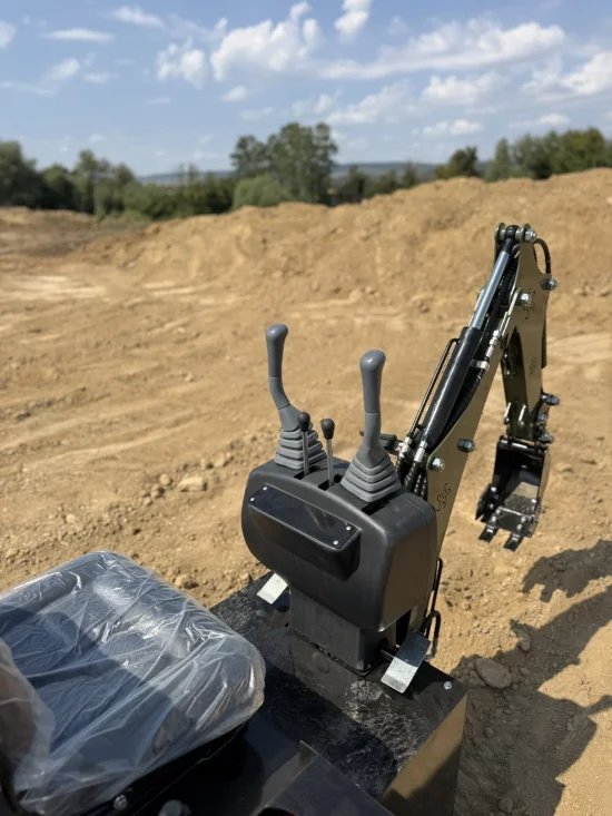 Mini buldoexcavator Müller B1.5
